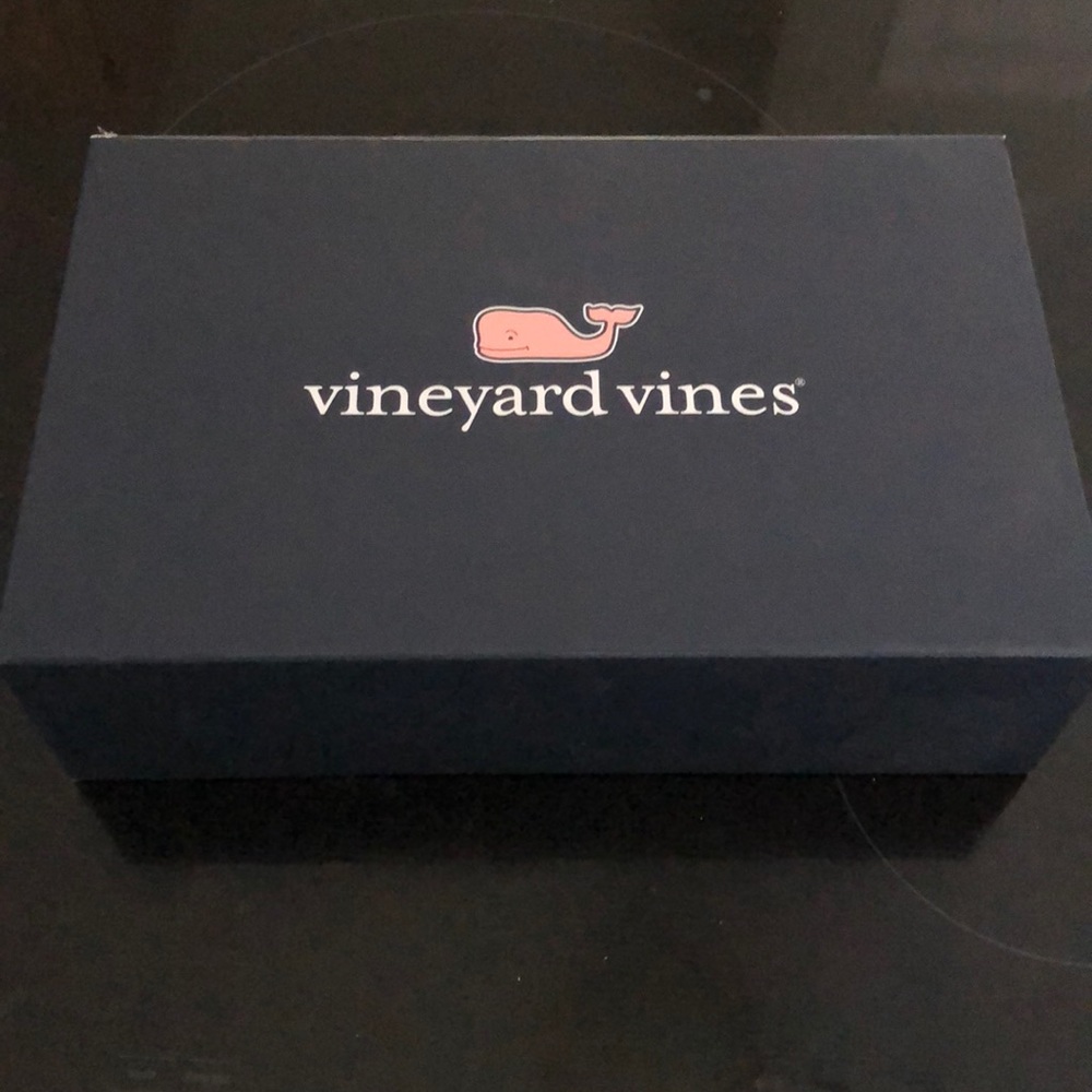 Vineyard Vines box